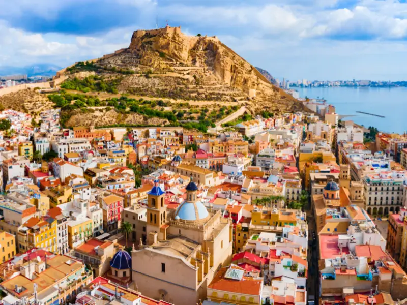 Normativa patinetes eléctricos en Alicante 2026 — Explanada, TRAM y frente litoral prohibidos