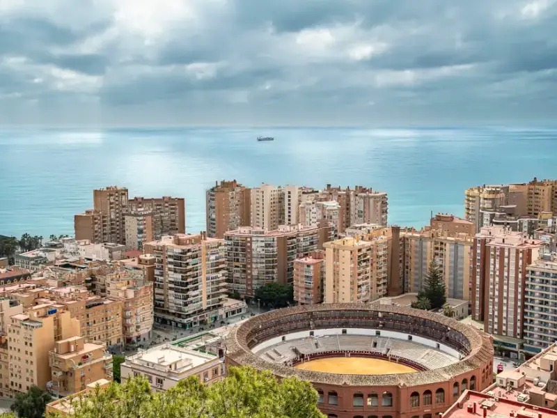 Normativa patinetes eléctricos en Málaga 2026 — paseo marítimo y zonas permitidas